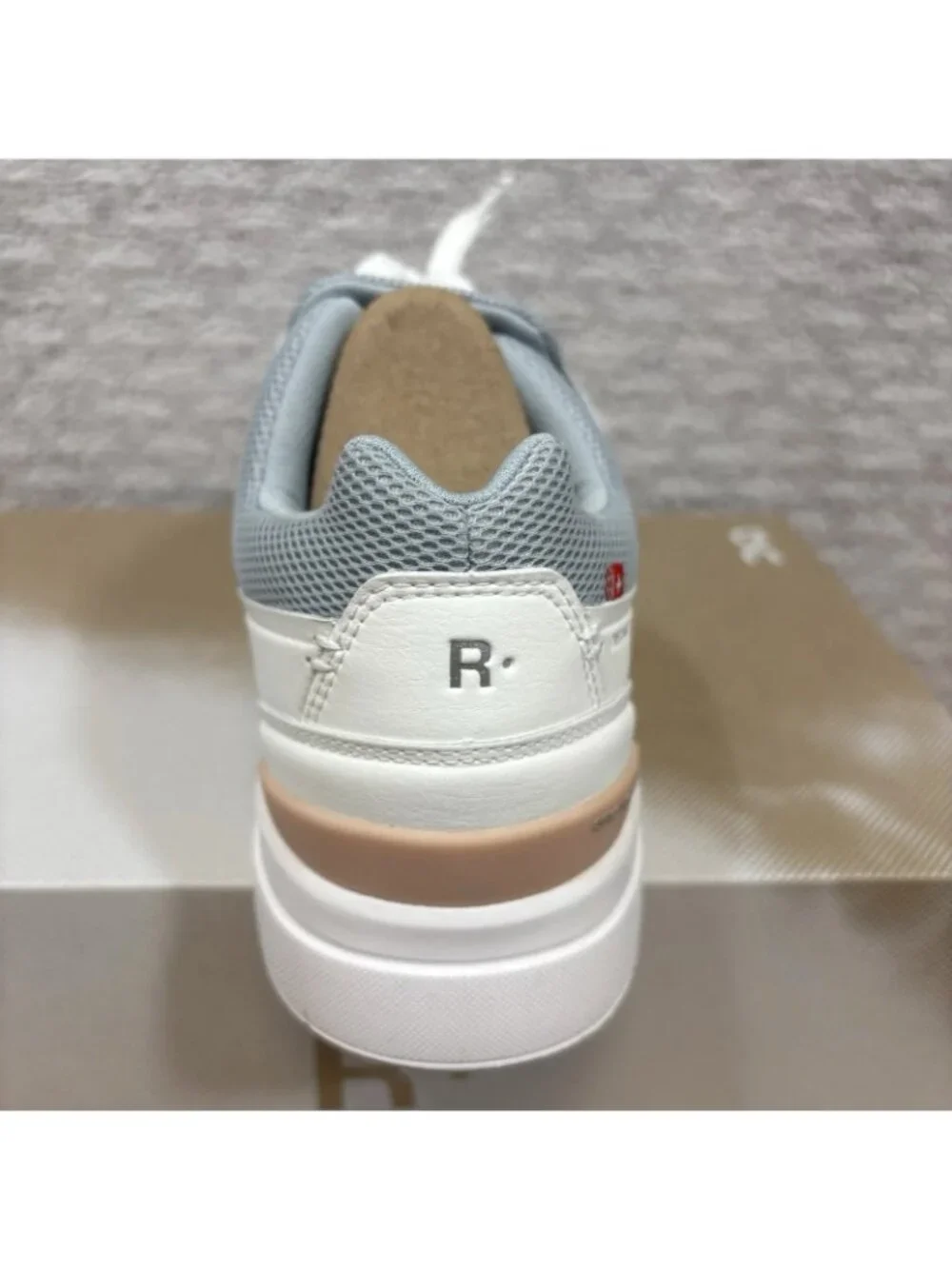 On THE ROGER Advantage Shoes White Rosehip 3WD10652349 Women's Size 11 - Picture 6 of 6